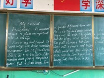 八年级上册英语作文第三单元怎么写？