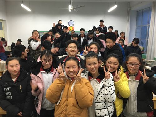 九年级二班综合有何特色？