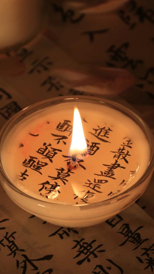 蜡烛为何能成为八年级语文经典课文？